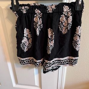 FLORAL SHORTS
